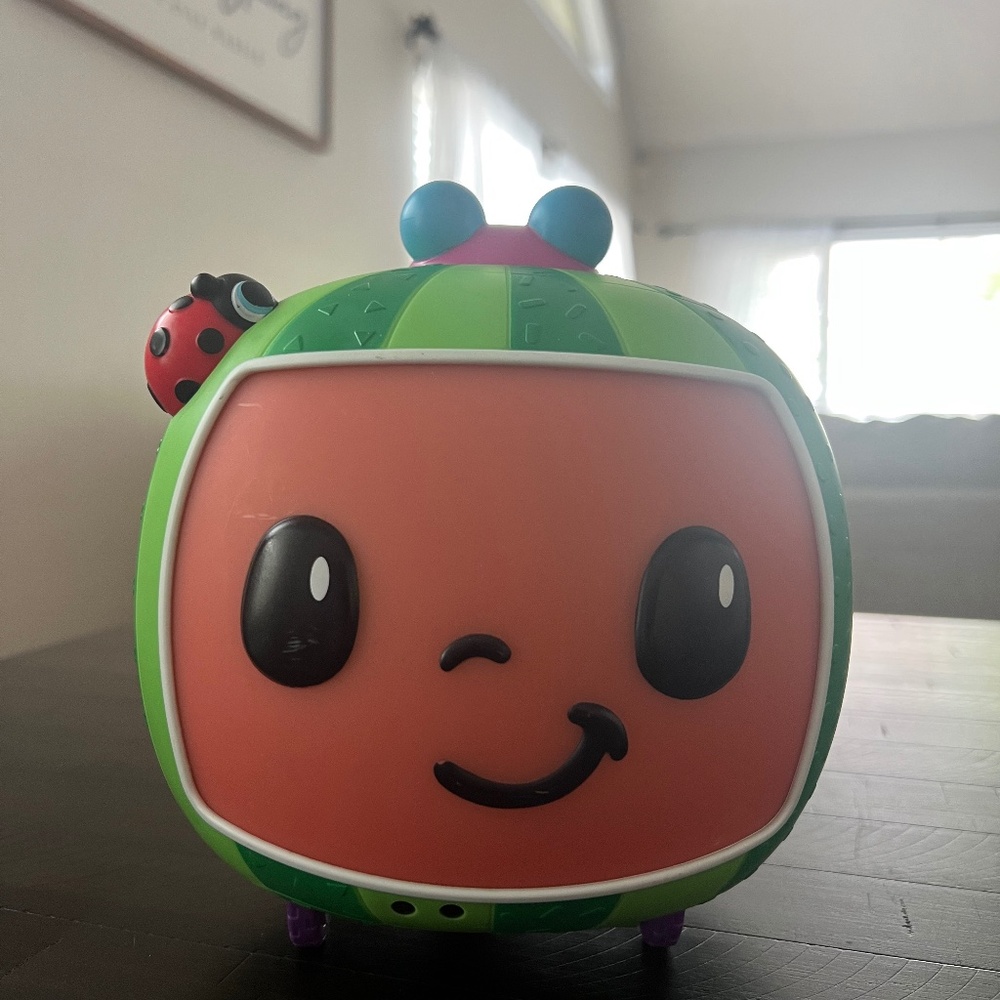 Cocomelon chase me toy